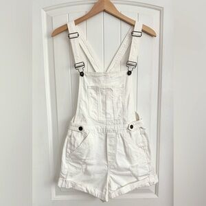 NEW Bongo White Denim Distressed Shortalls Size 2 Overall Shorts Bib Romper XS